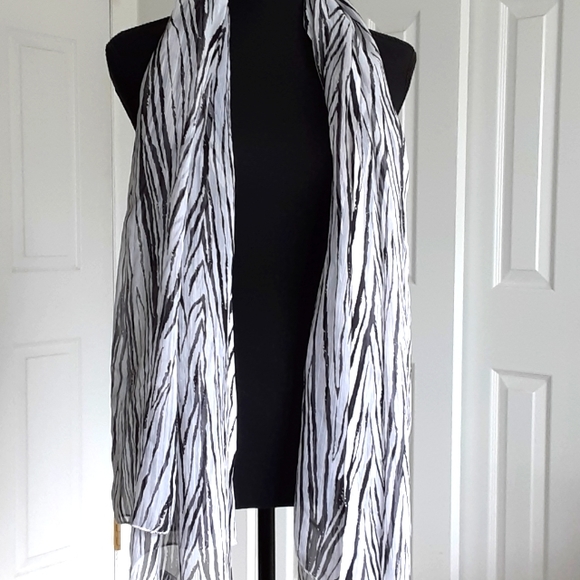 Scarf - Picture 3 of 7